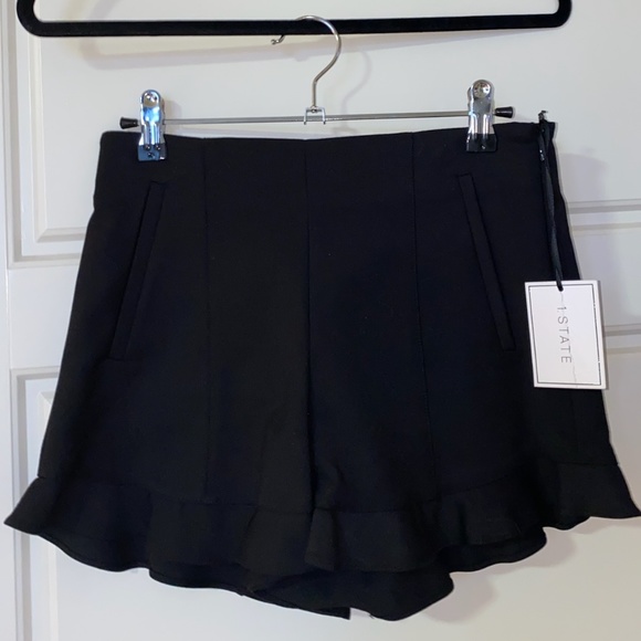 1State Ruffle Shorts - Picture 1 of 1